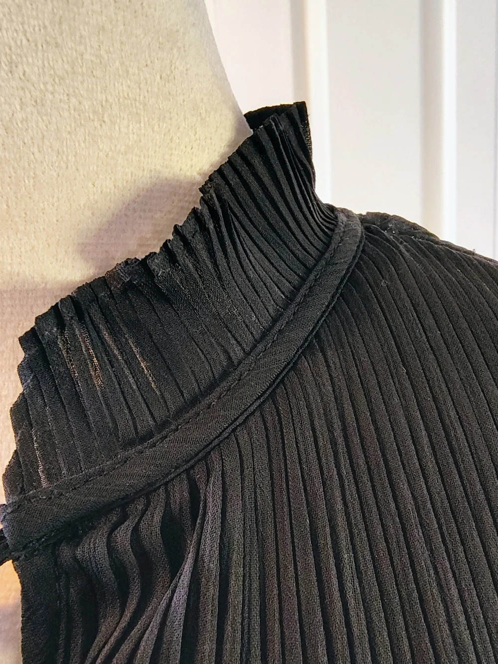 DKNY Black Pleated Tie-Neck Long Sleeve Dress